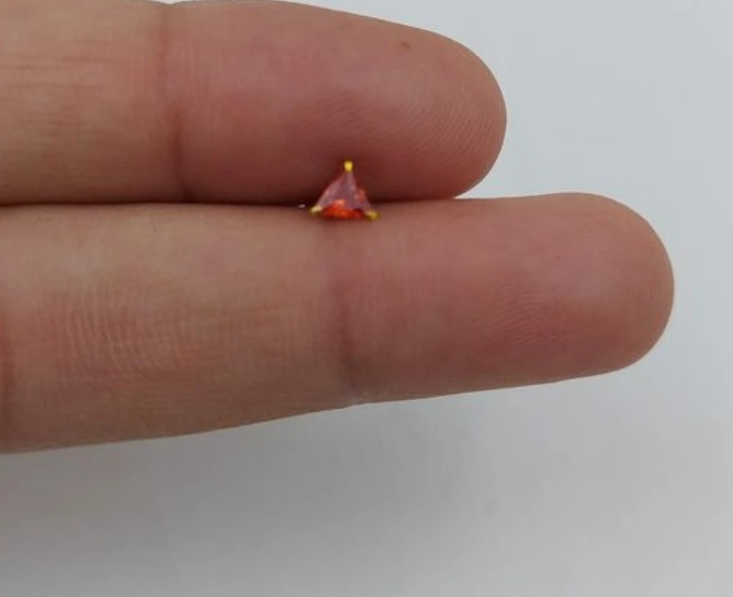 Beautiful Gold Plated Nose Pin CRYTAL STONE THREE TIKONA RED Wedding Nose Ring Fashion Gift Jewellry PACK OF 1