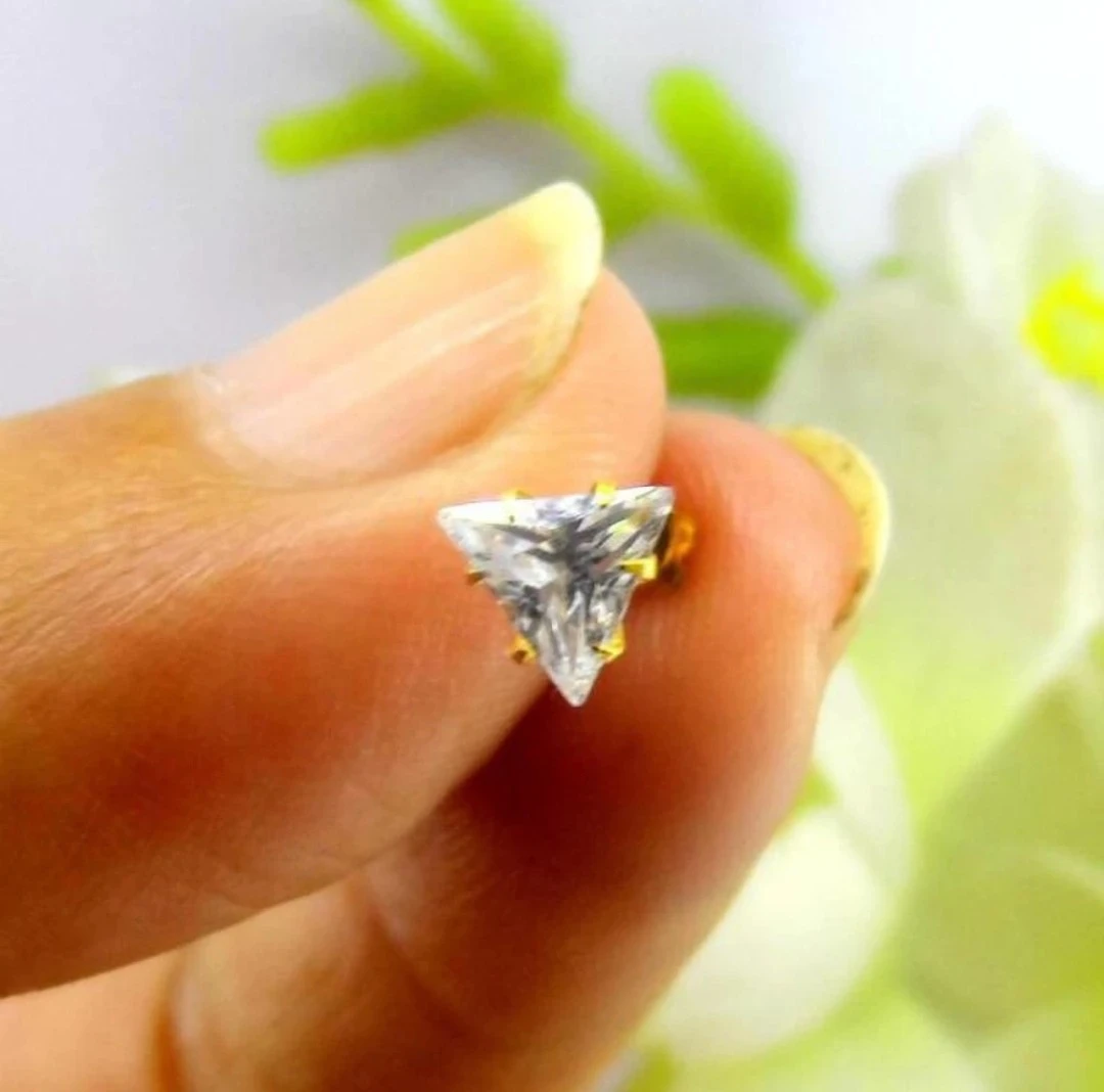 Beautiful Gold Plated Nose Pin CRYTAL ST...