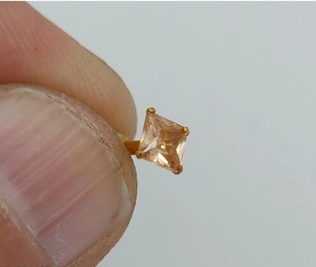 Beautiful Gold Plated Nose Pin CRYTAL ST...
