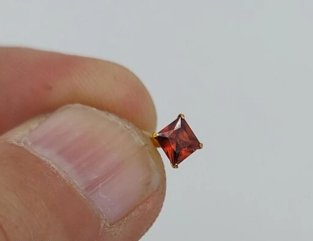 Beautiful Gold Plated Nose Pin CRYTAL ST...