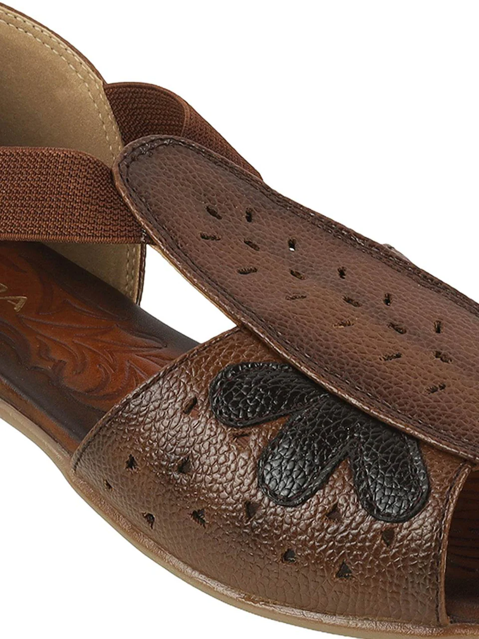 Modern Flat Close-Toe Everyday Sandal