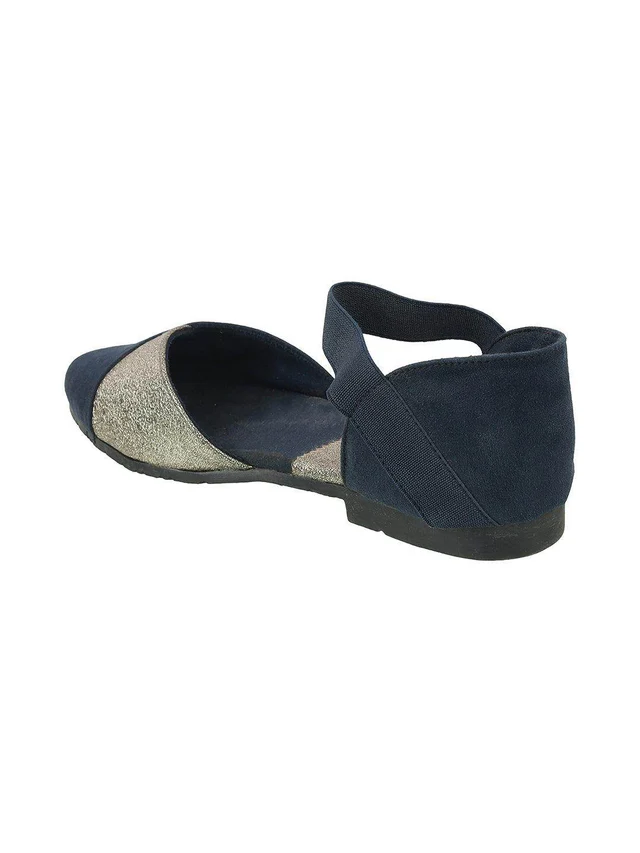 Modern Flat Close-Toe Everyday Sandal
