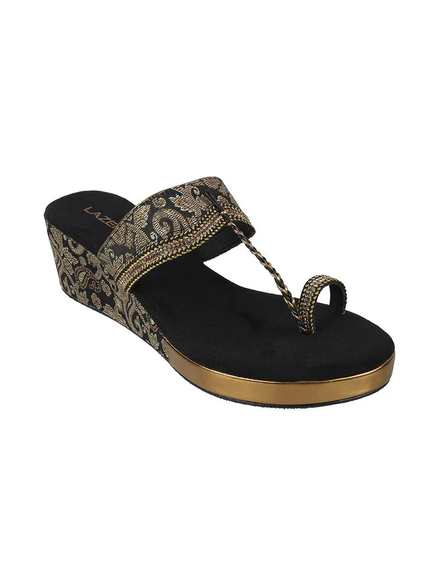 Womens Striking Short Heel Platform Formal Chappal