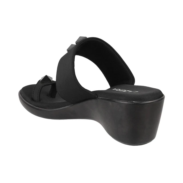 Women's Studded Wedge Toe-Ring Sandals