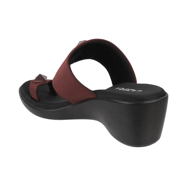 Women's Studded Wedge Toe-Ring Sandals