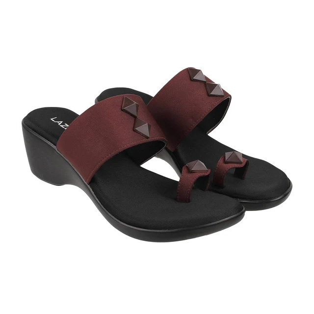 Women's Studded Wedge Toe-Ring Sandals