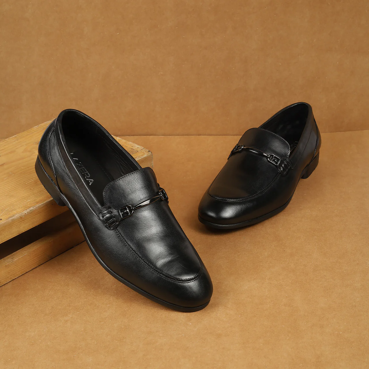 Mens Regalé Black Leather Loafers