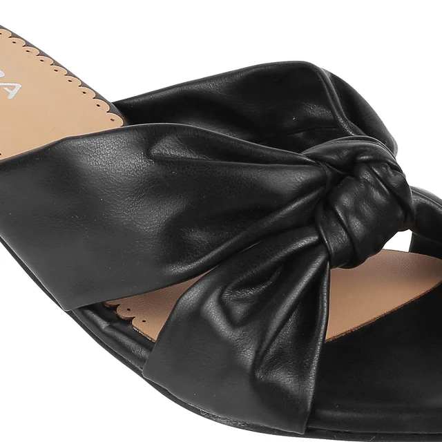 Casual Chic Medium Heel Chappal