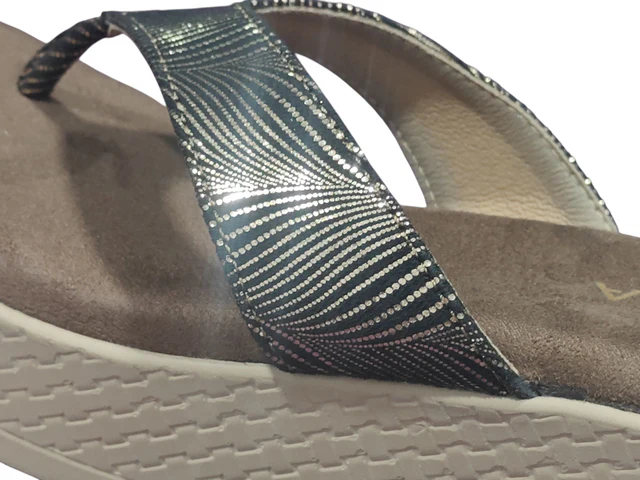 Women’s Metallic Comfort Thong Sandals