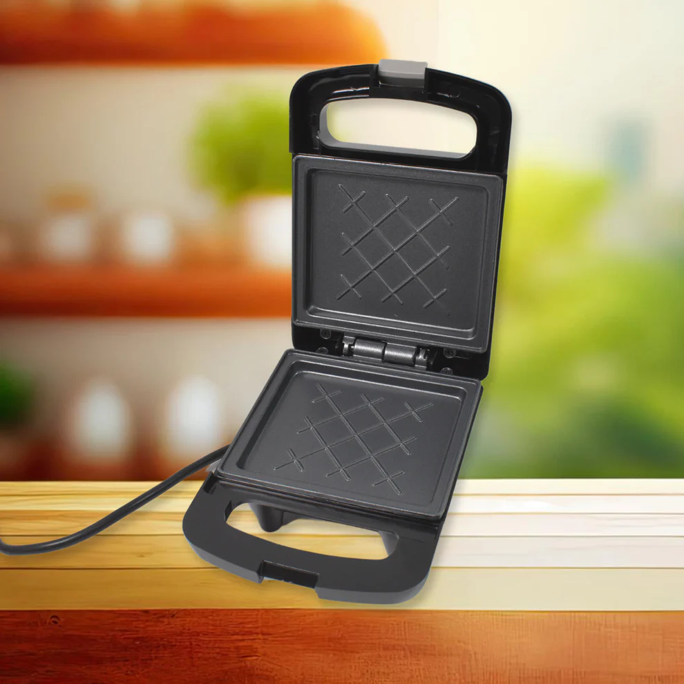 Electric Sandwich Maker with Non Stick Plates 500W