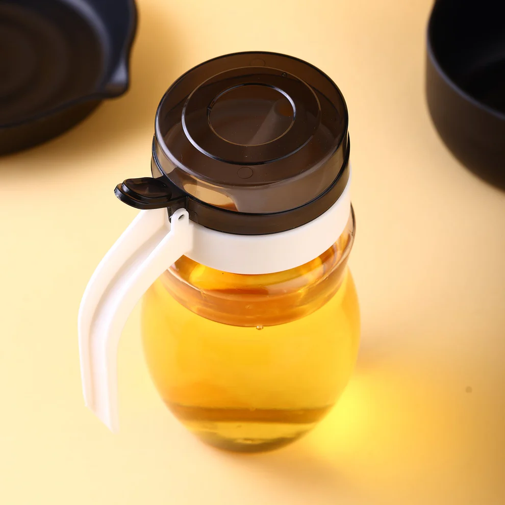 Plastic Oil Dispenser Bottle With Nozzle...