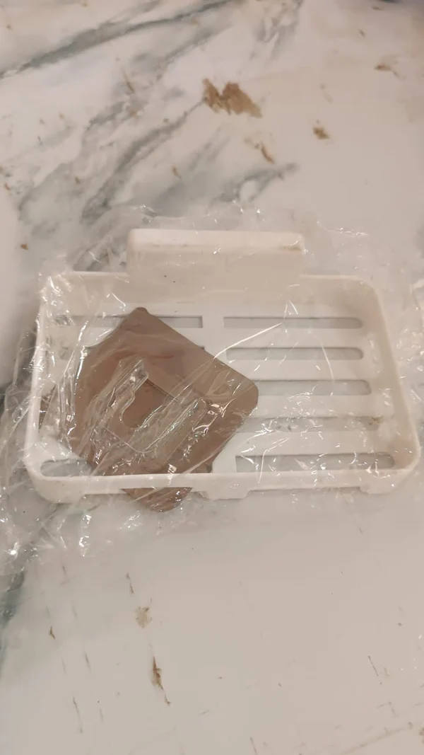 Self Adhesive Plastic Soap Dish with Drain Slots