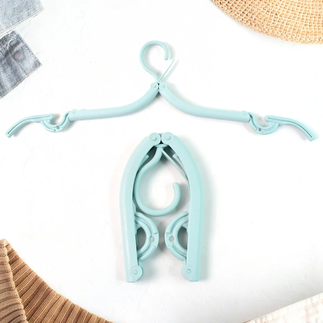 Portable Folding Travel Clothes Hanger C...