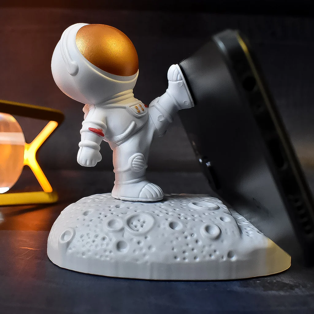 Astronaut Mobile Holder Creative Planet Phone Stand
