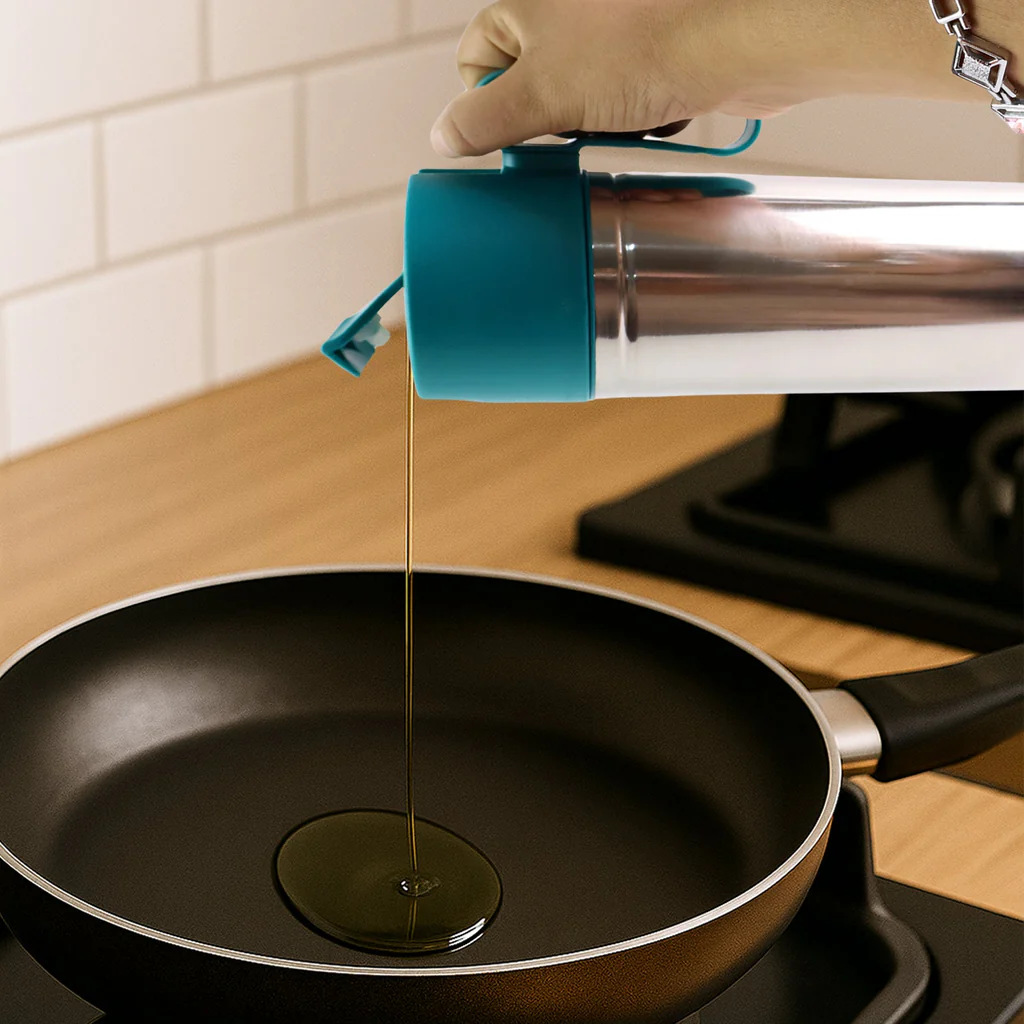 Supermom Stainless Steel Fresh Oil Pourer Bottle with Flip Lid and Handle Approx 1000ML (1 Pc)