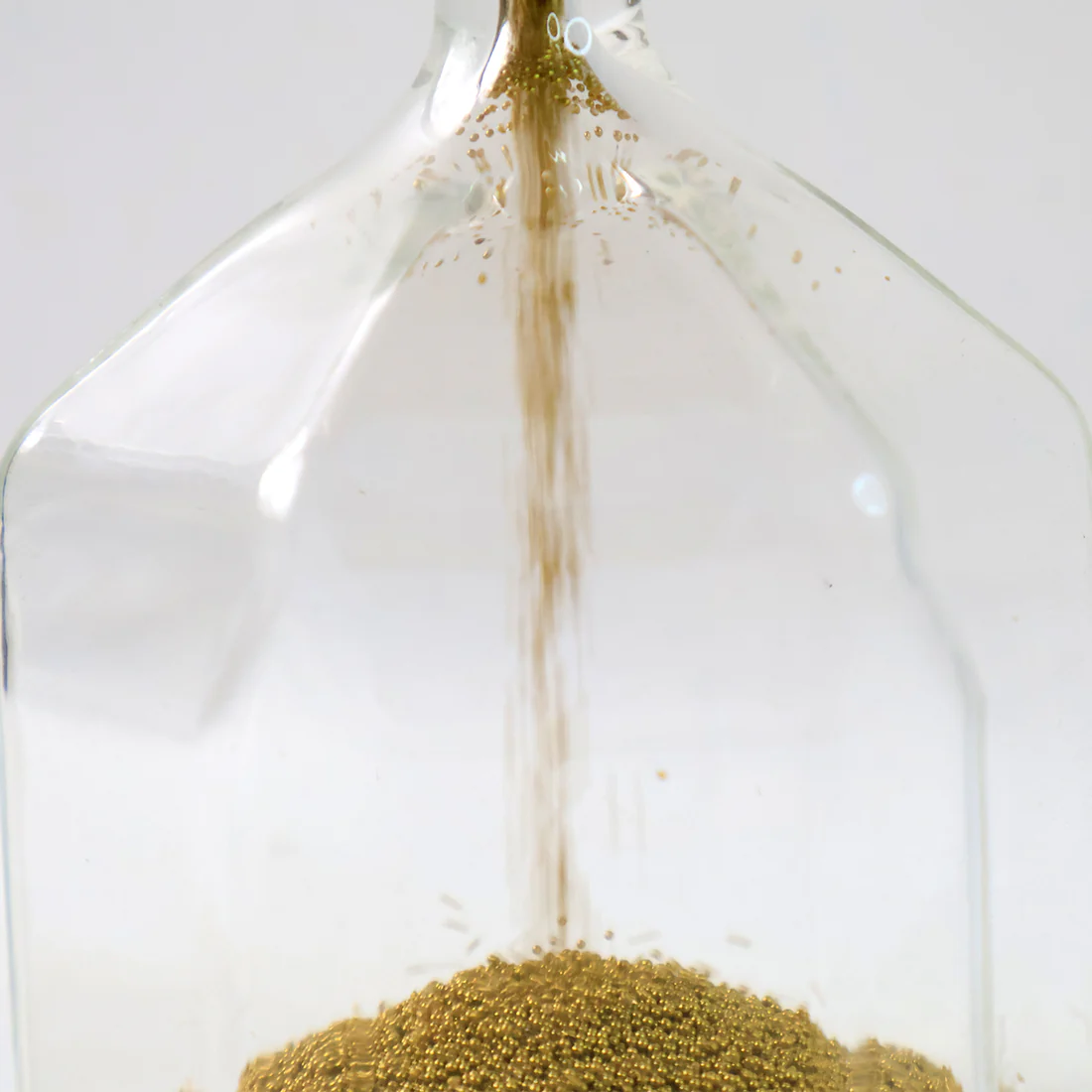 Faceted Glass Hourglass Sand Timer - (1 Pc / 4 Minutes Approx Time)