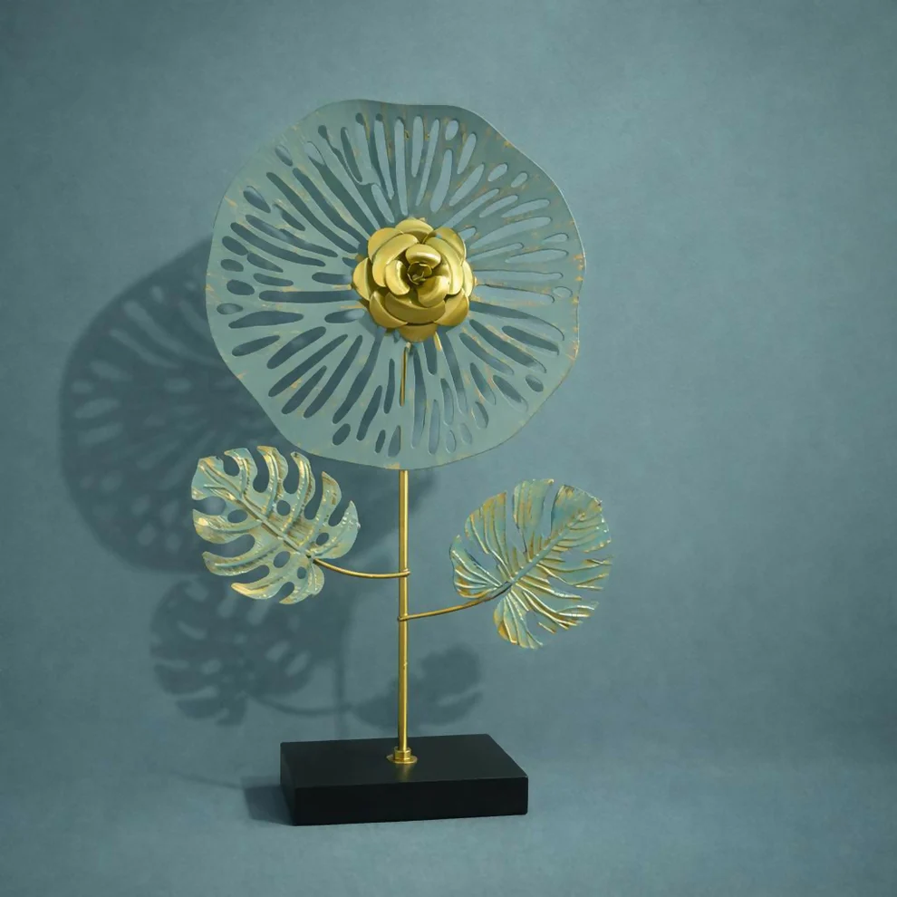 Modern Metal Flower Table Decor Showpiece for Home and Office