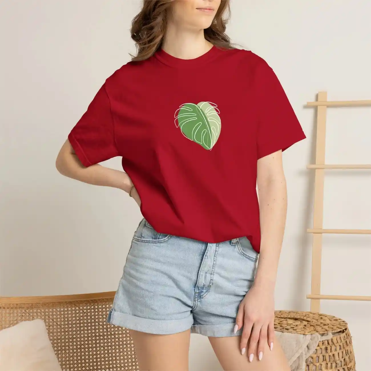 Women’s Graphic Oversized T-Shirt – Casual Cotton Tee with Leaf Print