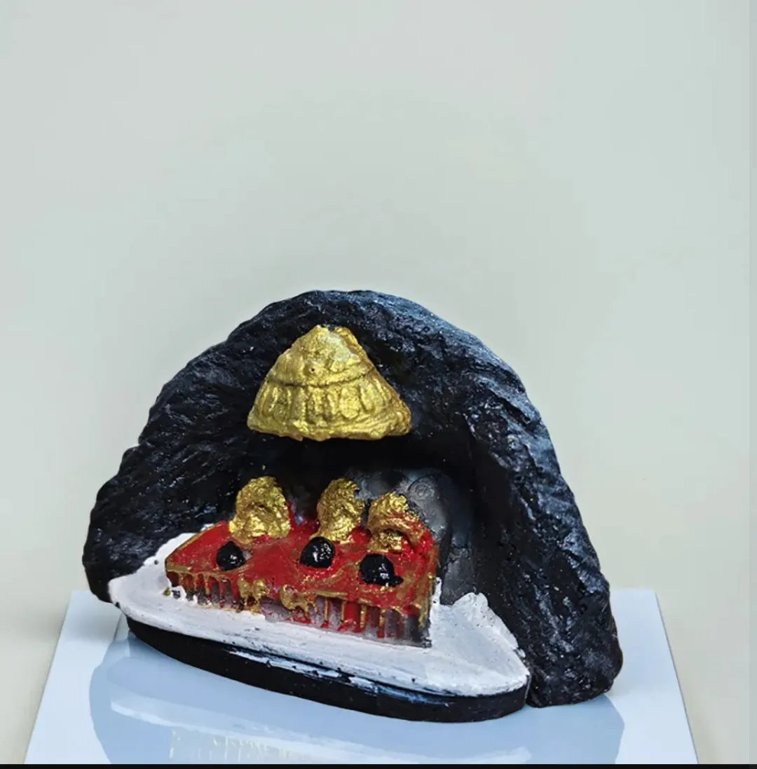 Shri Mata Vaishno Devi Cave Statue – Devotional Temple Showpiece