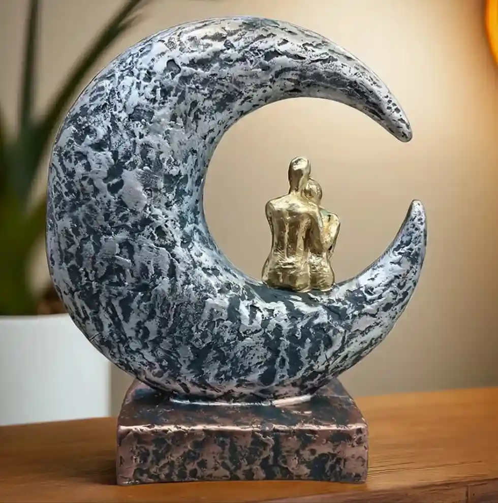 Romantic Couple Resin Statue – Modern Home Decor Accent