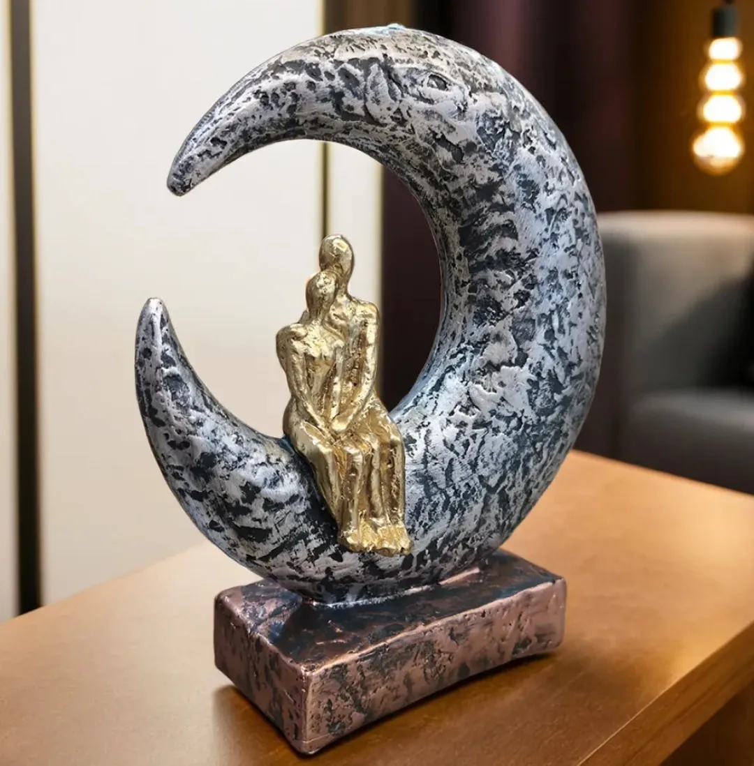 Romantic Couple Resin Statue – Modern Home Decor Accent