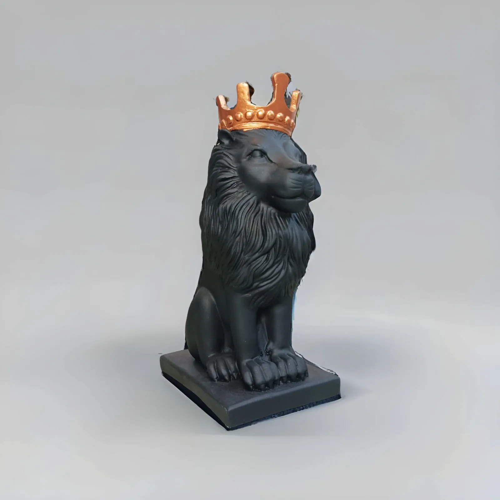 Royal Lion with Crown Showpiece – Premium Resin Home Décor