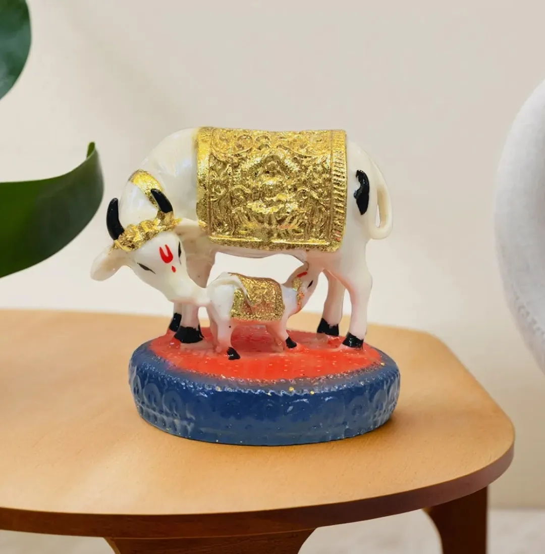 Small Marble Cow Showpiece – Elegant Decorative Cow Statue for Home Décor, Pooja Room & Gift