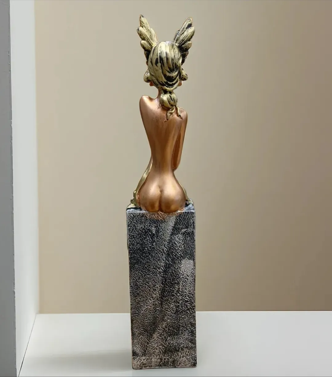 Big Leg Lady Copper Resin Showpiece | Modern Abstract Lady Decorative Statue for Home & Office Décor