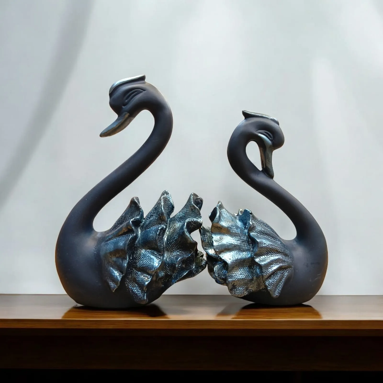 Duck Resin Showpiece | Elegant Decorative Duck Statue for Home & Office Décor