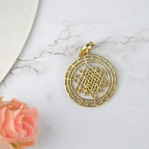 Shree Yantra Pendant Locket with Chain | Sacred Shri Yantra Spiritual Protection Necklace for Men & Women