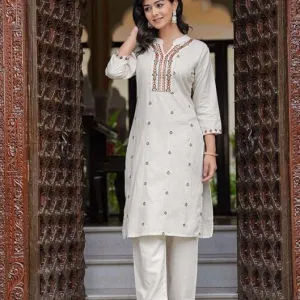 Women's Cotton Straight Kurti with Pant...