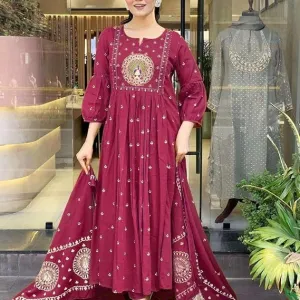 Women's Cotton Embroidered Anarkali Kurti with Malmal Dupatta Set