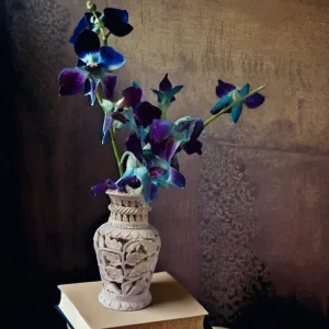 Soapstone Marble Flower Vase with Intricate Leaf Carving