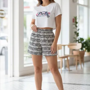 PREETY GRAPHIC PRINTED CROP TOP
