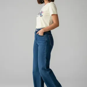 PREETY GRAPHIC PRINTED REGULAR T-SHIRT