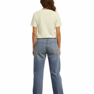 CONFIDENCE GRAPHIC PRNITED REGULAR TEE