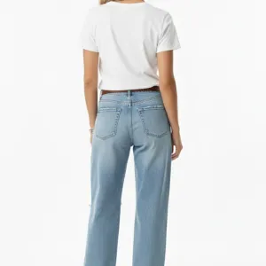 SUNSET BOARD GRAPHIC TEE