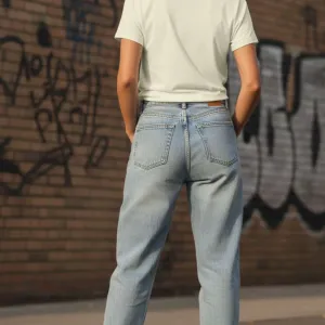 FLORA GRAPHIC PRINTED REGULAR TEE