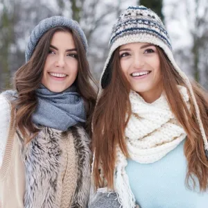 Women’s Knit Winter Beanie with Faux Fur Pom-Pom