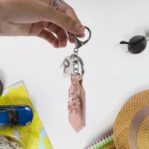 Charming Giraffe Keychain – A Touch of Whimsy for Your Everyday Essentials (1 Pc)