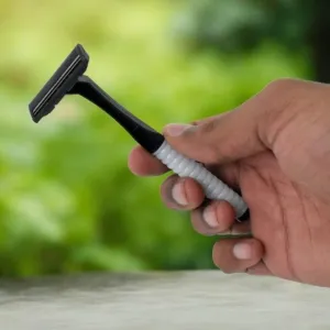 manual shaving razor with 5 blades
