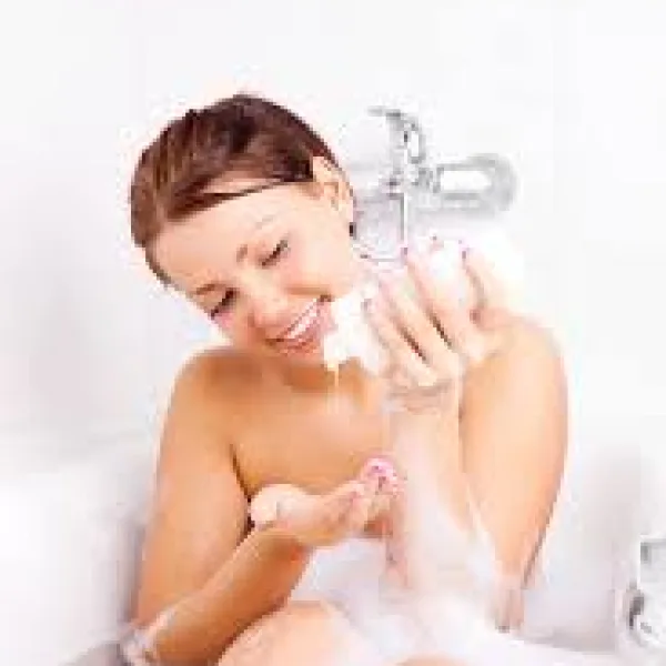 Goat milk mousse body wash for hydrated radiant skin care