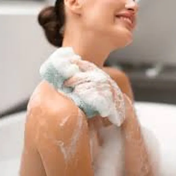 Goat milk mousse body wash for hydrated radiant skin care