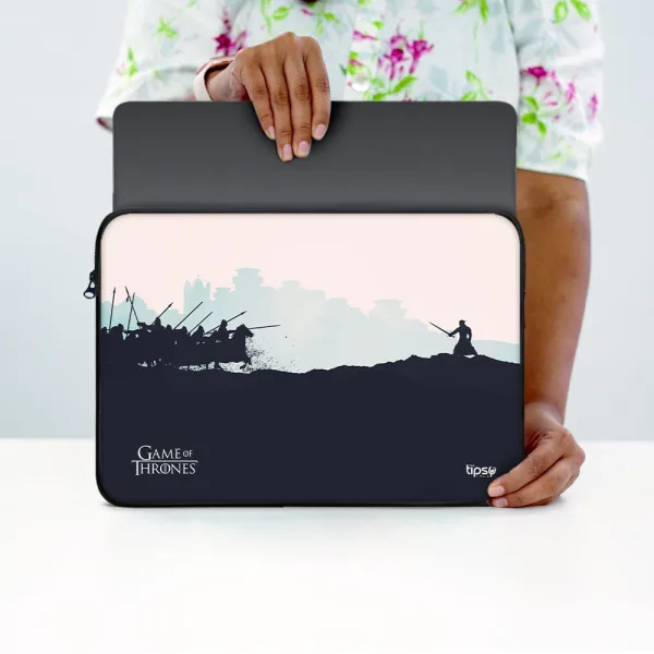 "BATTLE OF THE BASTARDS # GAME OF THRONES" Laptop Sleeves:Bold Modern Design for Every Size
