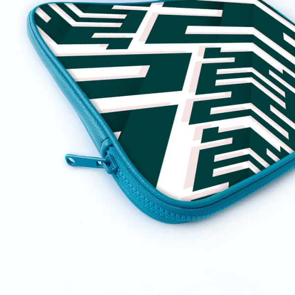 "Zig Zag Print" Laptop Sleeves: Bold Modern Design for Every Size