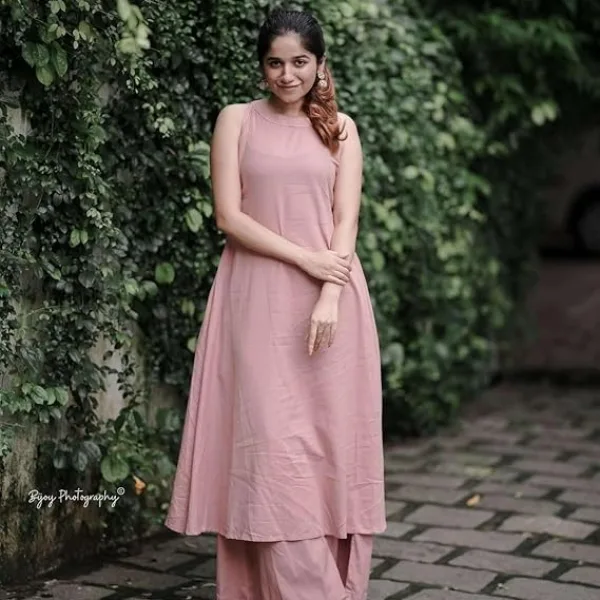 Women's Cotton Plain Flared Sleeveless Kurta with Palazzo Pink