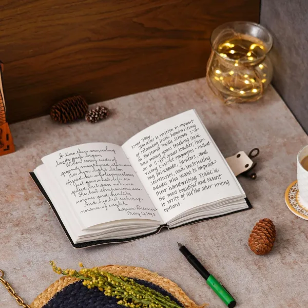 Classic Handmade Buckle Lock Journal with 200 Premium Pages