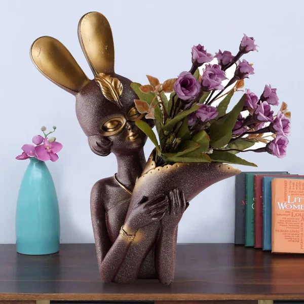 Artistic Flower Vase for Tabletop and Shelf Decoration