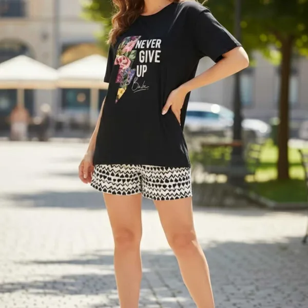 NEVER GIVE UP GRAPHIC PRINTED OVERSIZED T-SHIRT