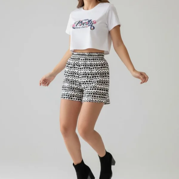 PREETY GRAPHIC PRINTED CROP TOP